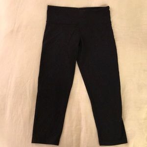 Lululemon Wunder Under Cropped Leggings